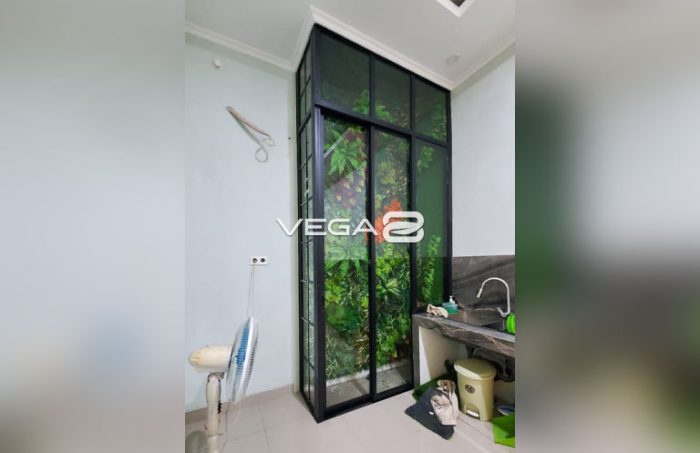 Vertical Garden Sintetis bintaro