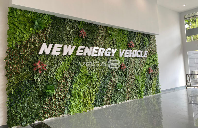 Project Vertical Garden Sintetis Showroom Mobil di bandung